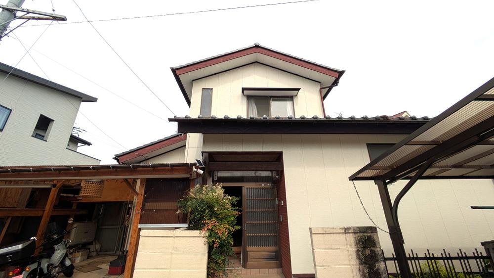 Sunny 5DK Wooden House with Garden, Garage & Japanese Rooms in Sendai in Miyagi