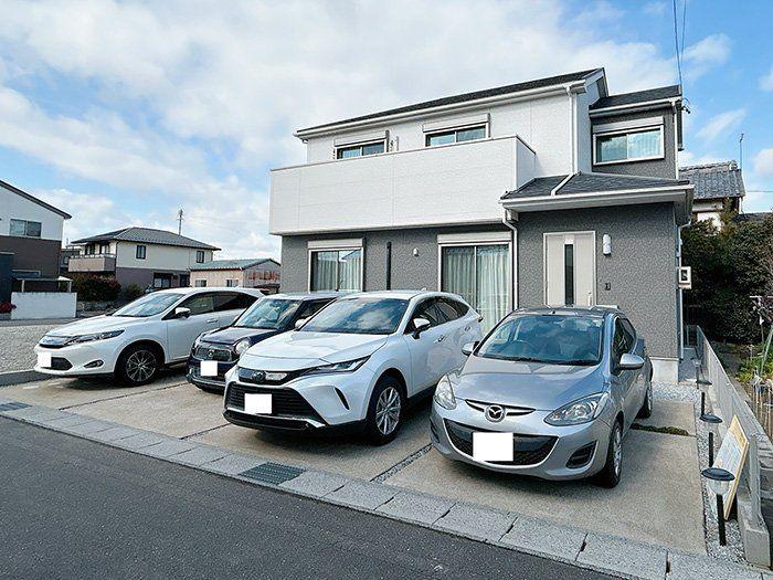 Bright 4LDK Home with Four Parking Spaces in Sagiyama Higashi, Gifu