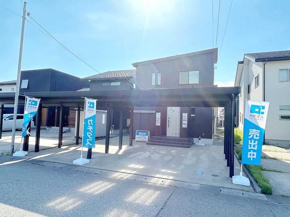 Renovated 3LDK Home with Garden and Three-Car Parking in Ishize, Takaoka, Toyama