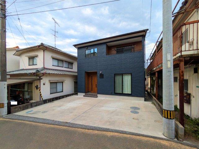 Modern 3LDK Home with Parking for Three in Yoshifuji, Matsuyama, Ehime
