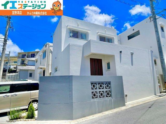 Bright, Fully Renovated 2LDK RC Home with 3+ Parking Spaces in Ginowan in Ginowan