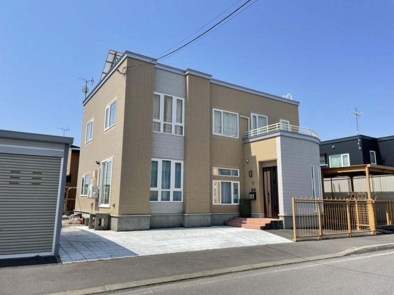 Spacious 2014 4LDK+S Wooden Home with Garden and Triple Parking in Asahikawa Nagayama, Hokkaido