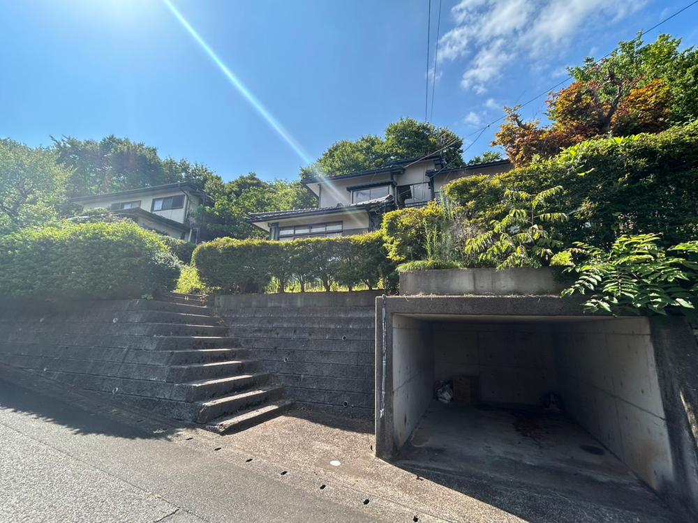 Spacious 4DK Home on a Generous Plot in Fukui, Fukui