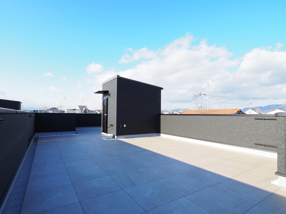 Contemporary 3LDK+2S Home with Rooftop Garden in Uji, Uji, Kyoto