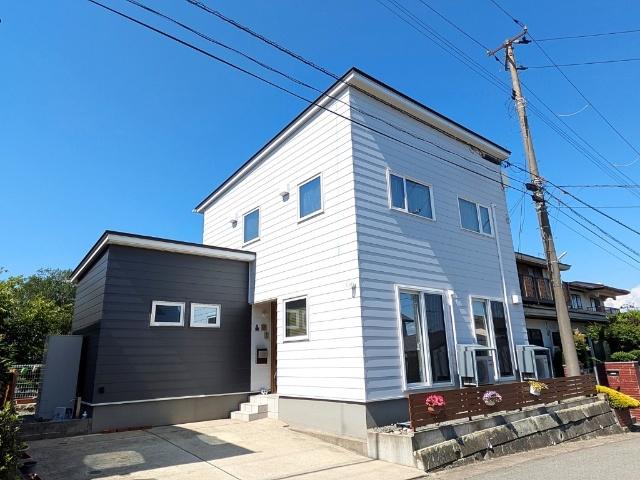 Sunlit Modern 2LDK with Flexible 3LDK Potential in Terauchi Hirune, Akita