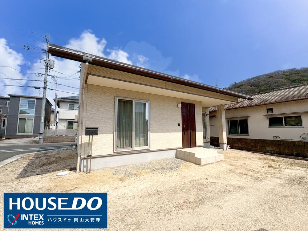 Bright 3LDK Home with Six-Car Parking in Peaceful Kamo in Okayama