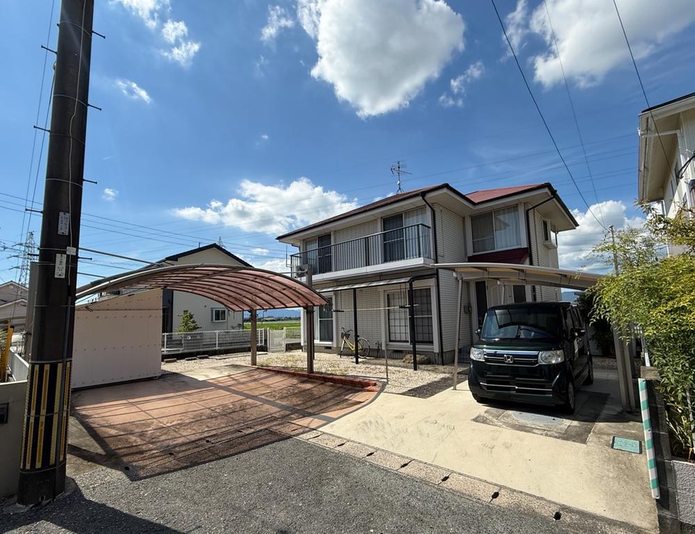 Bright 5LDK Home with 3-Car Parking on a 67-Tsubo Lot in Quiet Kanzaki in Saga