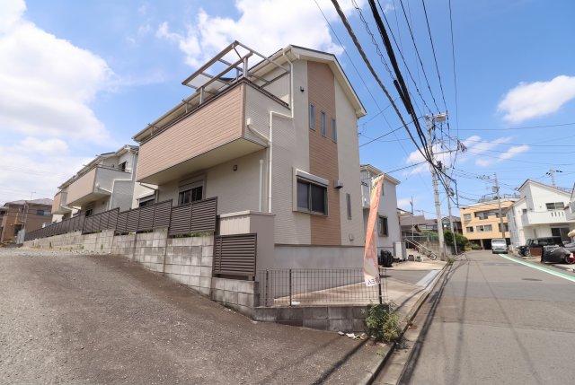 Sunlit Corner-Lot 4LDK in Daikan, Yamato, Yamato, Kanagawa