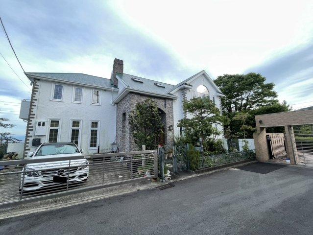 Spacious Hillside Home with Panoramic Bay Views in Nishinomiya, Nishinomiya, Hyogo