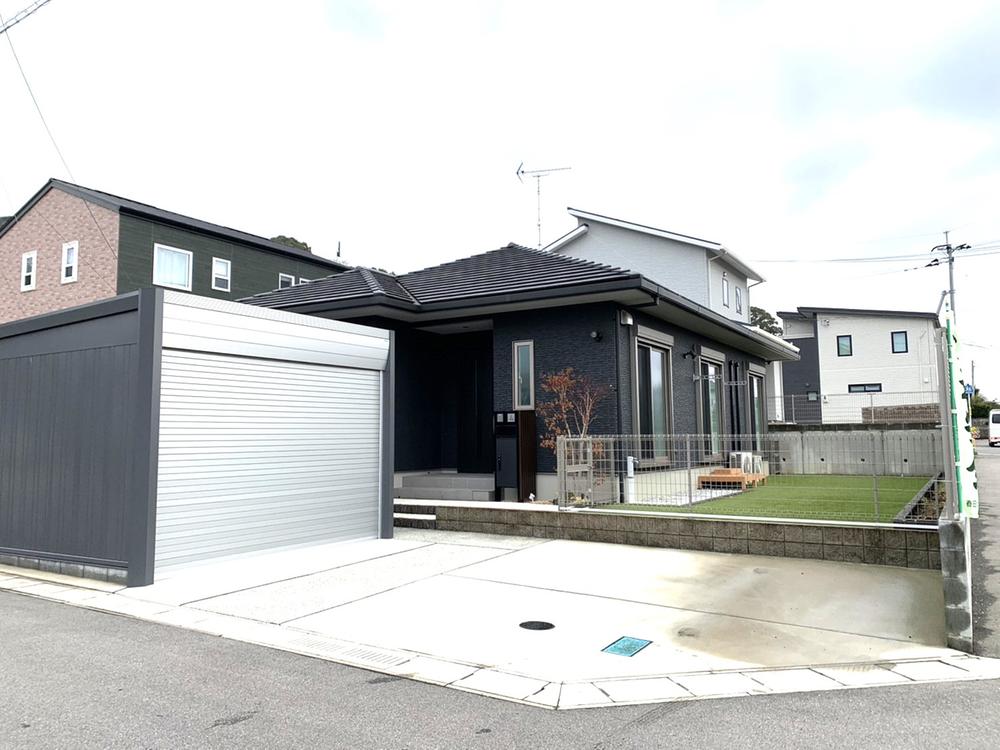 Near-new 3LDK single-story home on a quiet Saga corner lot, Saga