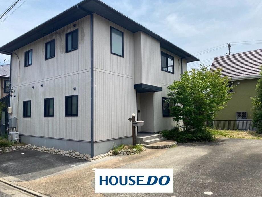 Spacious 4LDK Wooden Home with 3-Car Parking in Quiet Asutopia, Ube in Yamaguchi