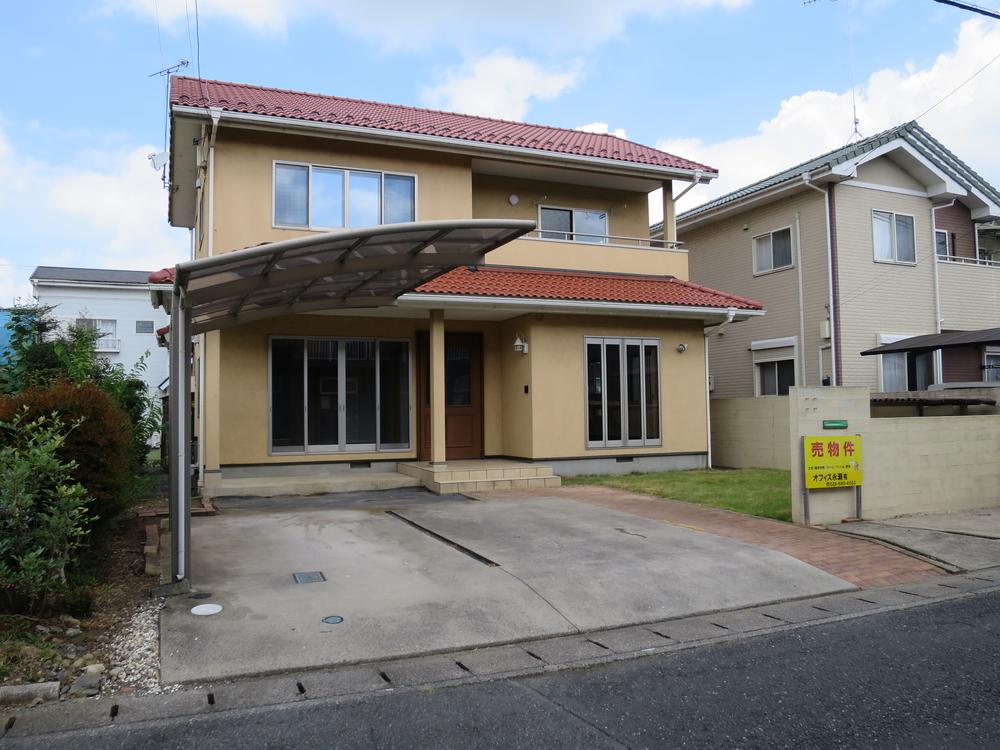 Renovated Bright 4LDK Wooden Home with Garden & Dual Parking in Quiet Moka in Tochigi