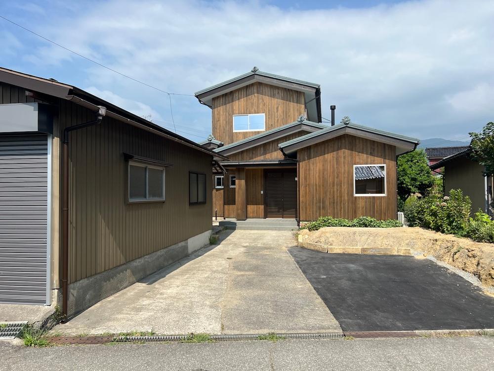 Renovated 3LDK Natural-Material Home with Sauna and Wood Stove in Ishikawa, Ishikawa