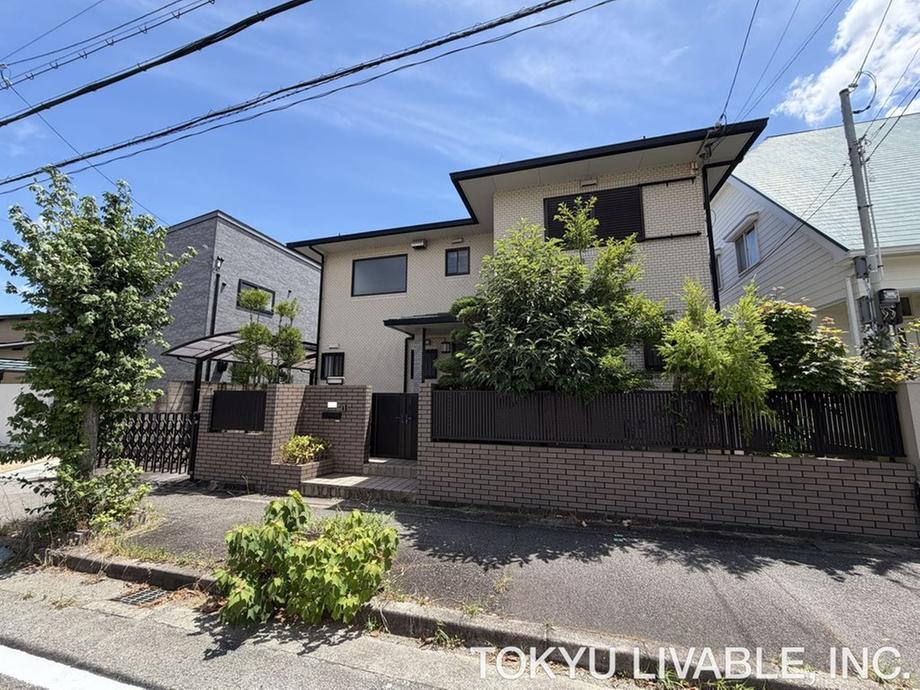 Spacious 5LDK+S Detached Home in Quiet Kawanishi Hills, Hyogo