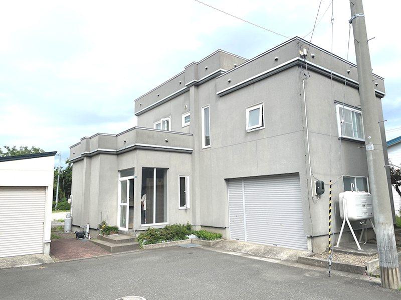 Spacious 4DK+S Home with Built-In Garage in Yaeda, Aomori