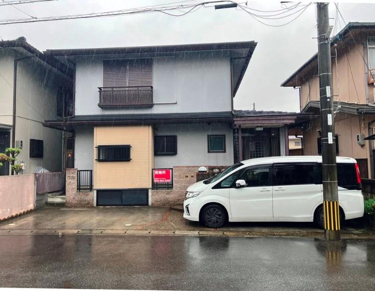 Spacious 7LDK Sekisui House with 2-Car Parking in Quiet Omihachiman in Shiga