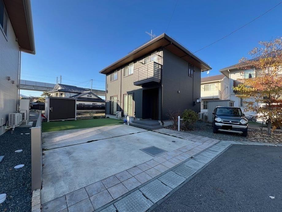 Spacious 6LDK Home Near Morioka Station with Two-Car Parking, Iwate