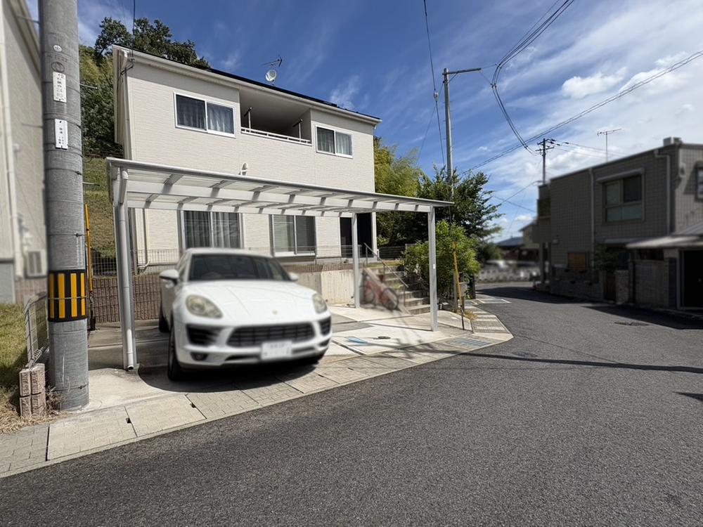 Bright 4LDK Home with Two-Car Parking in Akibadai, Otsu, Shiga