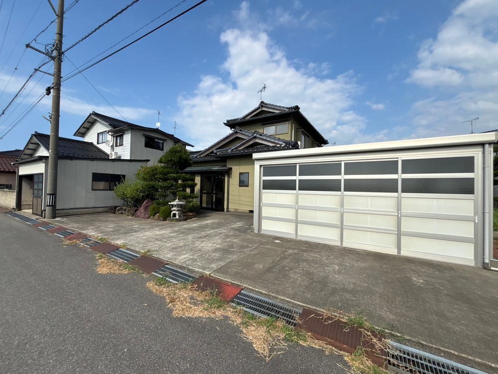 Spacious 5LDK All-Electric Home on a Large Lot in Quiet Nomi, Ishikawa