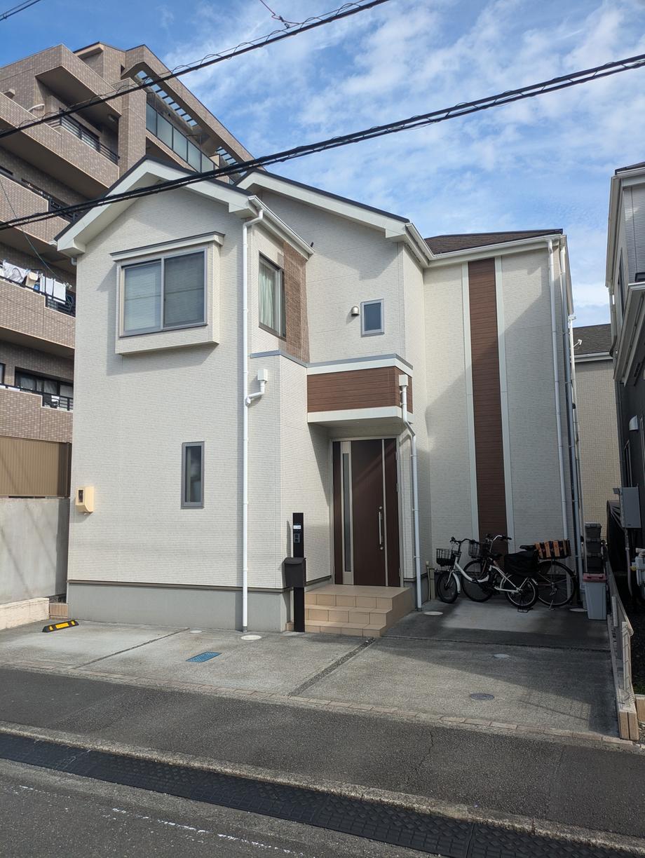 Renovated 4LDK Home with Parking for Two in Shizuoka, Shizuoka