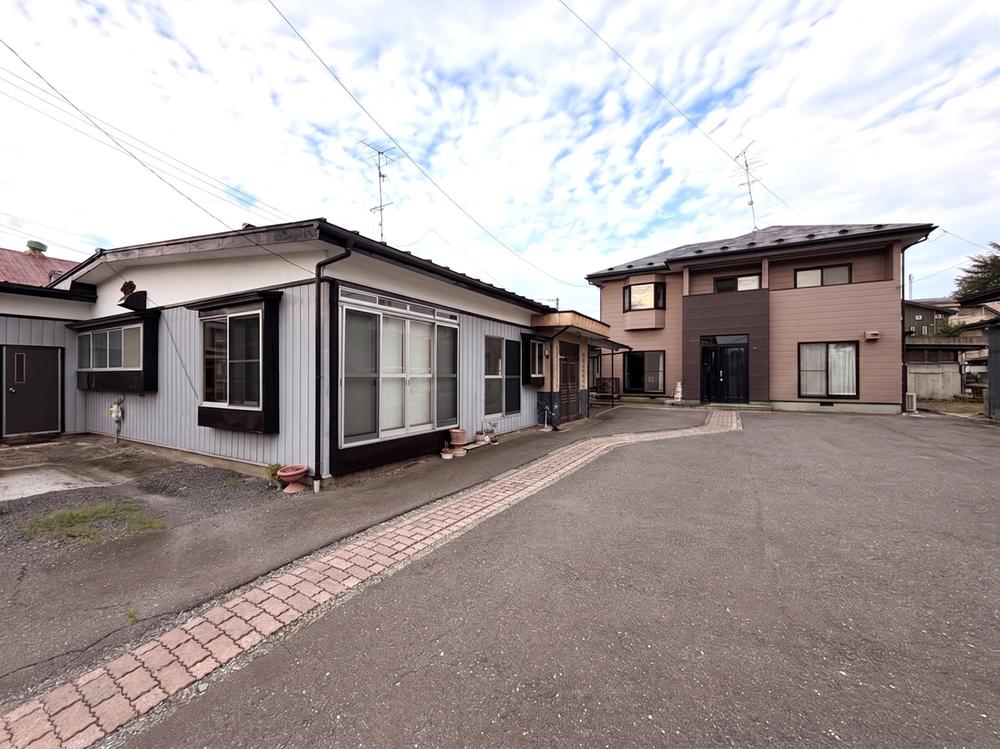 Spacious 8DK Home on a Large Garden Plot in Hachinohe, Hachinohe, Aomori