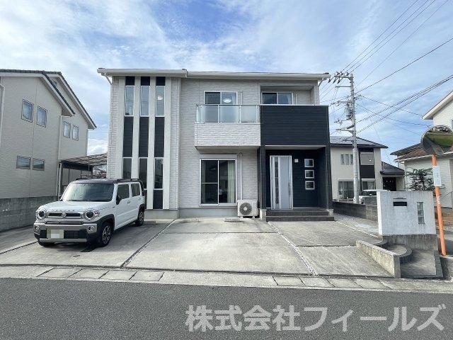 Bright Renovated 4LDK+S Corner House with Spacious Living Room in Tokushima in Tokushima