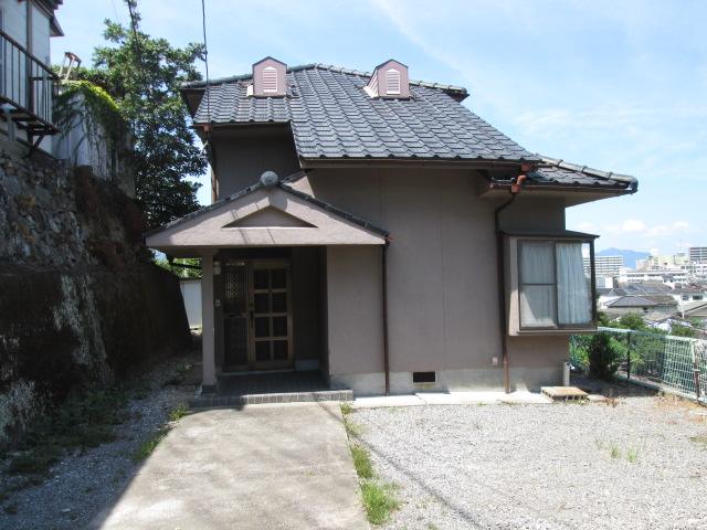 5DK Home with Tatami Rooms and a Spacious 425 m² Lot in Beppu, Beppu, Oita