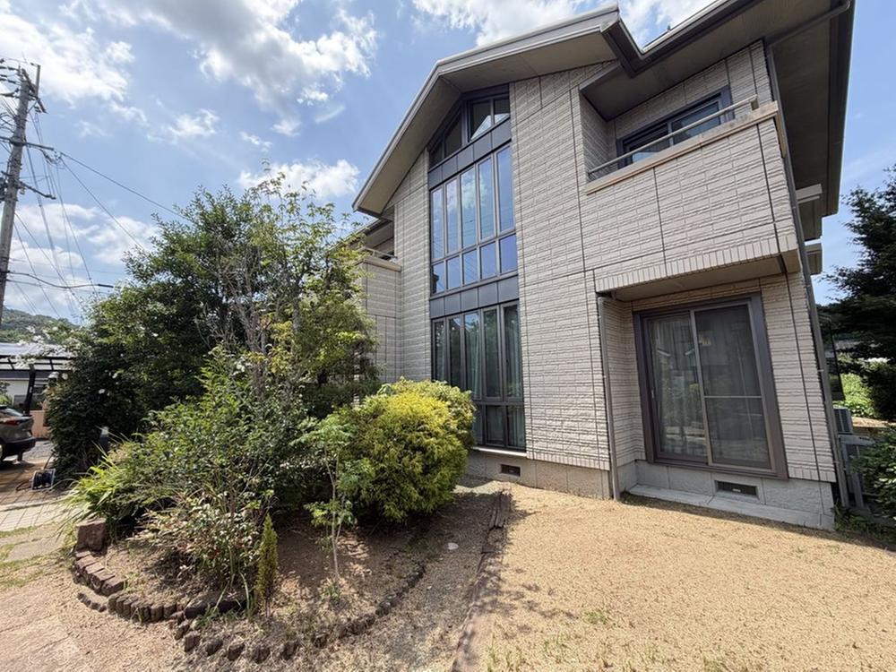 Spacious 4LDK+S Home on Large Plot near Midorikawa Station (Kumamoto) in Kumamoto