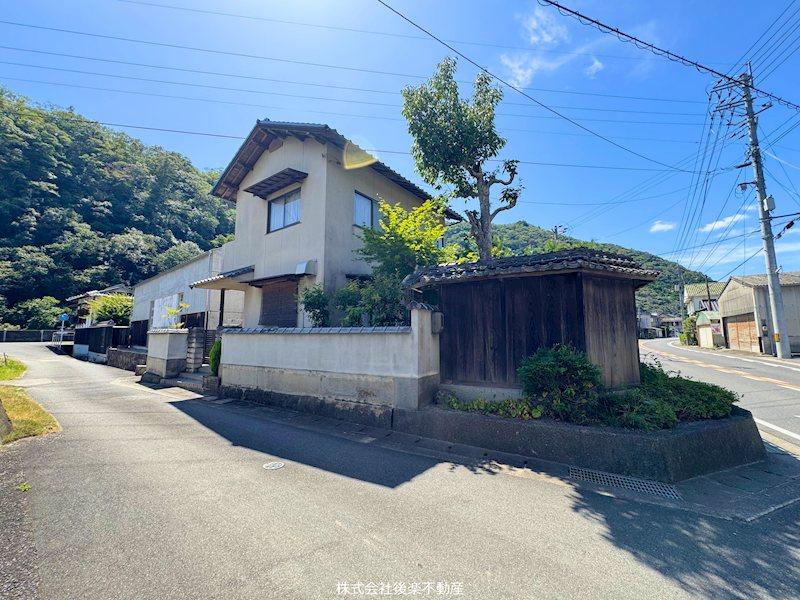 6LDK Corner House with Large Garden near Kinkawa Station in Okayama