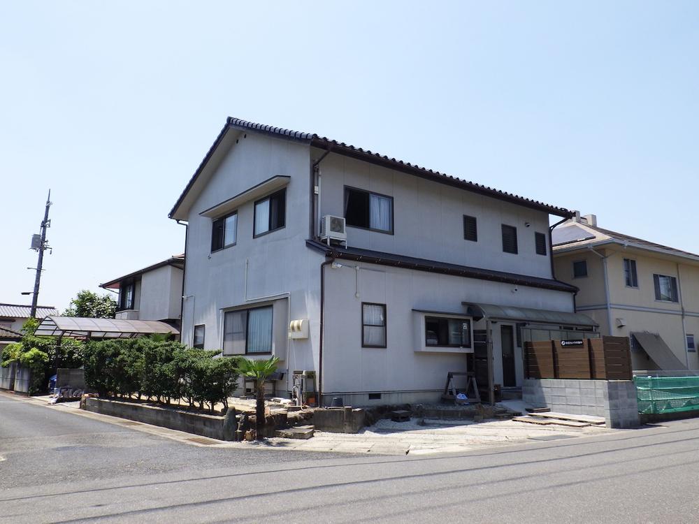 Spacious 5LDK Corner Home with Solar Panels in Quiet Hayashima in Okayama