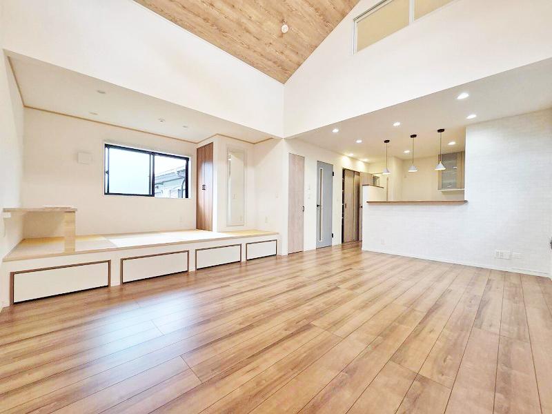 Bright, Fully Renovated 2LDK+2S House in Koganei, Tokyo
