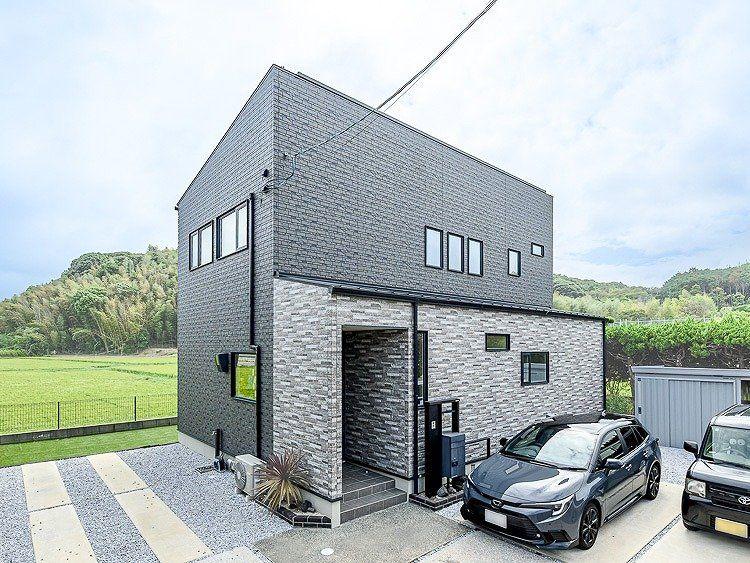 庭とウッドデッキのある今津の築浅4LDK戸建て、福岡市