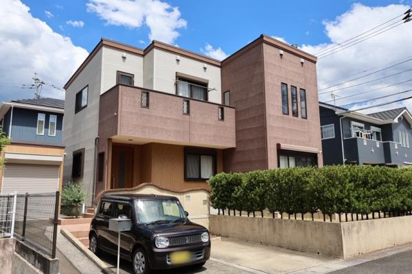 Bright 4LDK with Fireplace and Garden in Quiet Sasebo Highlands in Nagasaki