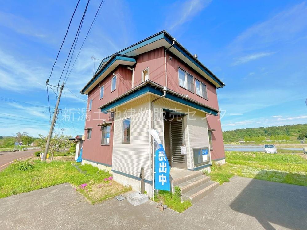 Renovated Home with Carport, Loft and Spacious Living in Nagaoka, Nagaoka, Niigata