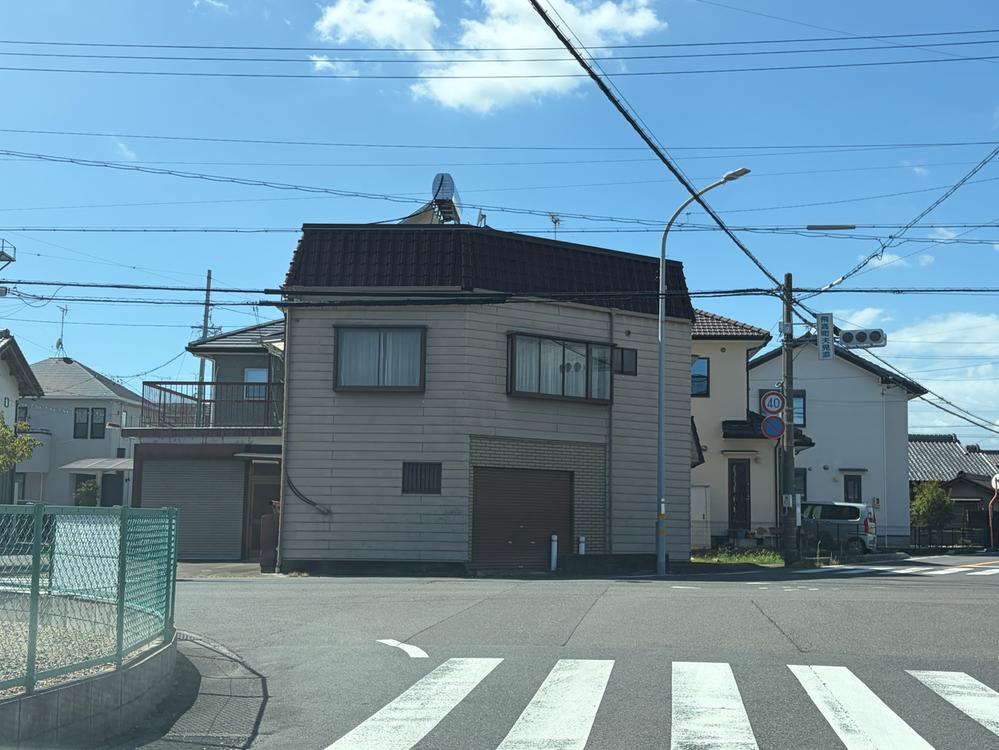 Spacious 4LDK Corner House with Shop Space and 3-Car Parking in Konan, Aichi