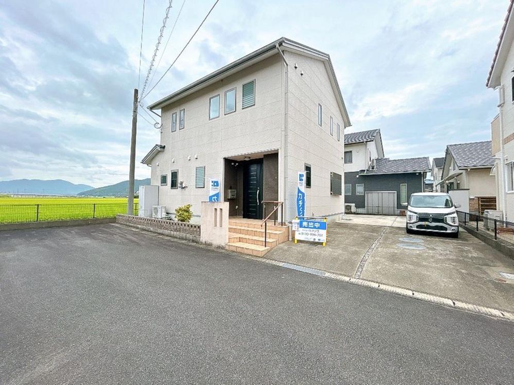 Bright 4LDK in Takeo with Parking for Six and WIC, Saga