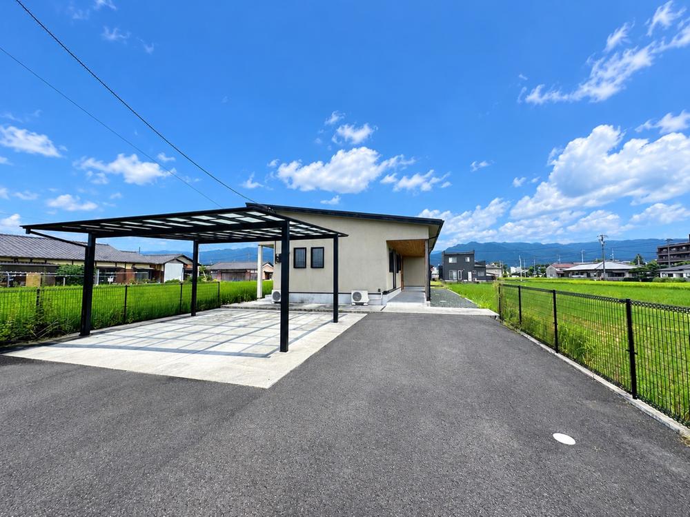 Near-New 4LDK Wooden Home on a Wide Lot in Niihama’s Shinsuka-cho, Ehime
