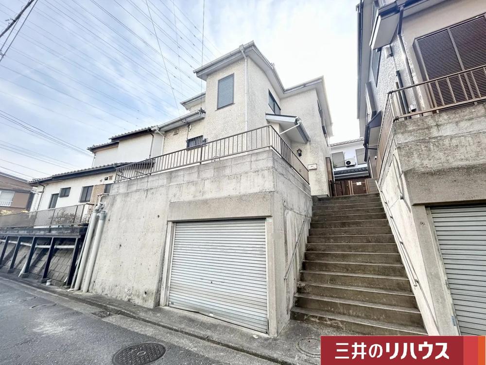 Renovation-Planned 4LDK Wooden Home with Parking in Totsuka, Kanagawa