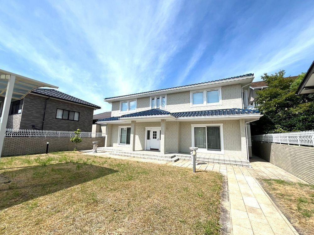 Spacious 7LDK Home with Tatami Rooms in Peaceful Hananomori, Awara, Fukui