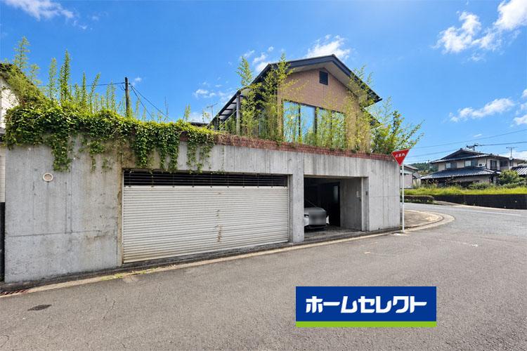Spacious Corner-Lot House in Sendai’s Moniwadai with Garage and Floor Heating, Miyagi
