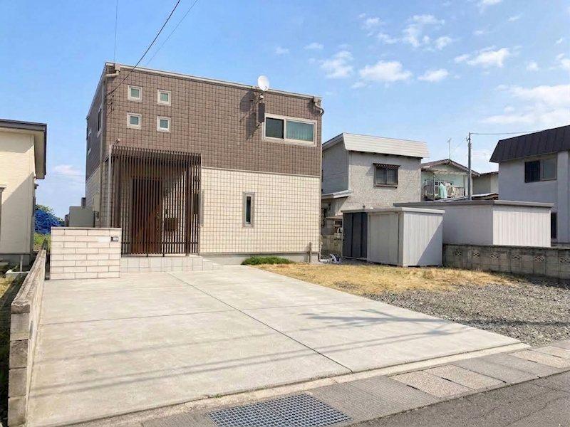 Bright 4LDK Sekisui House Home with Large Lot in Aomori, Aomori