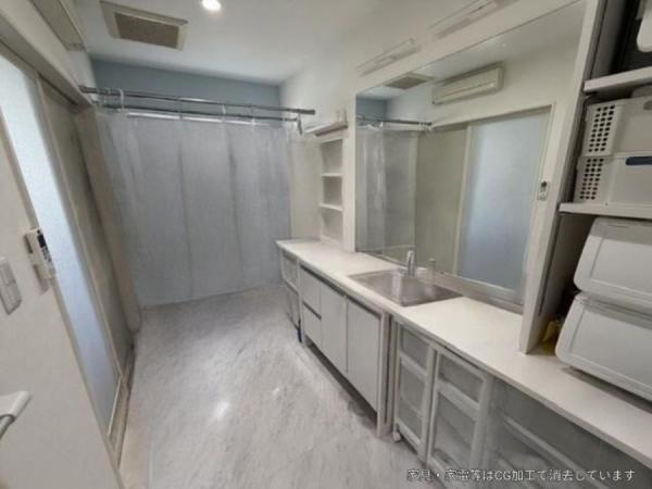 Well-Maintained 4LDK Home 12 Minutes from Shin-Aomori Station, Aomori
