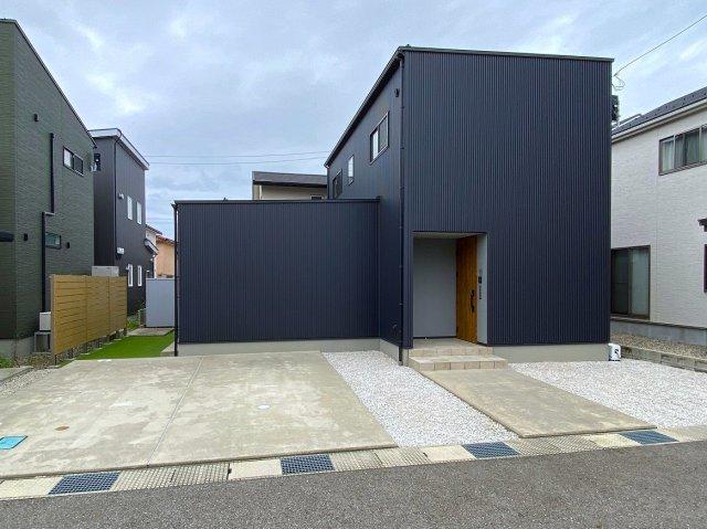 Bright 2021-Built 3LDK with Garden Deck and 3-Car Parking in Nabeta, Toyama, Toyama