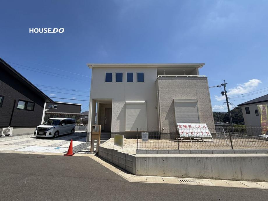 Bright 4LDK+S House with Solar Power in Peaceful Inamoto, Fukuoka