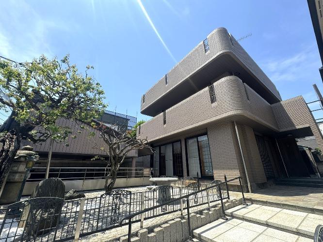 Elegant 4LDK+3S Residence with Garden and Elevator in Setagaya, Setagaya, Tokyo