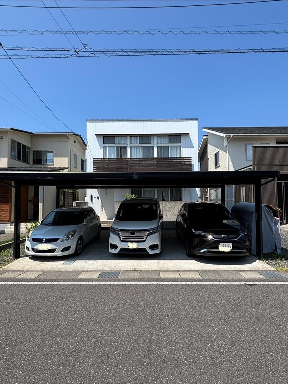 Bright 2LDK+S Home with Three-Car Carport in Yoshinari, Tottori
