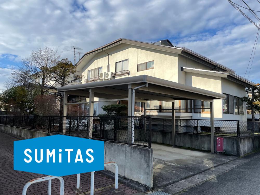 Spacious 4LDK+S Home with a Sunny Garden in Omi, Yamanobe, Yamagata