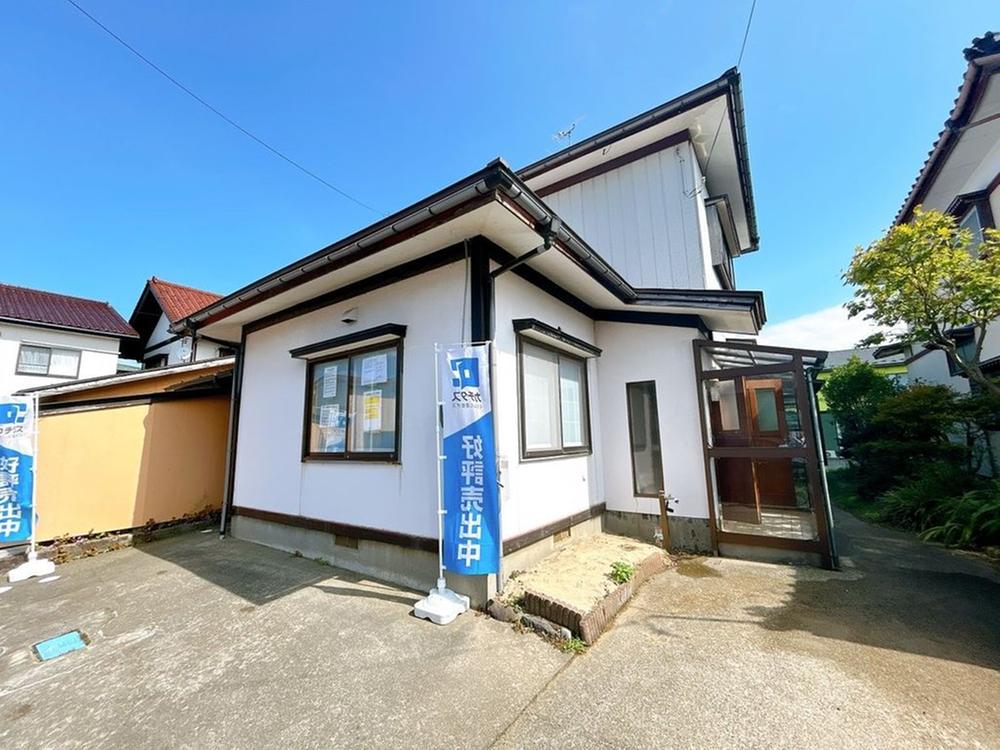 Bright 4LDK Home with Spacious Living Area in Sakata, Sakata, Yamagata