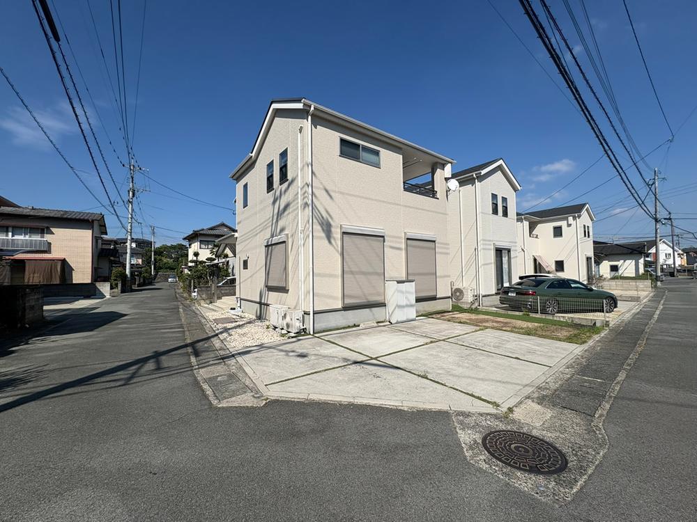 Modern 4LDK Corner-Lot Home Near Sojo University-mae, Kumamoto