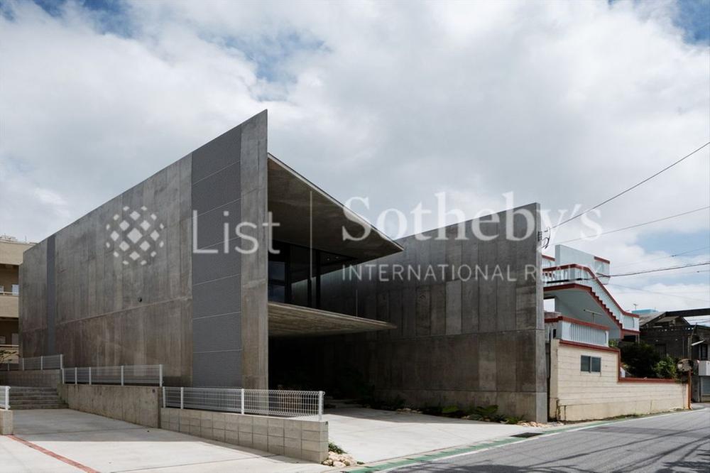 Design-Led Concrete 1LDK with Sea Views in Ginowan, Ginowan, Okinawa